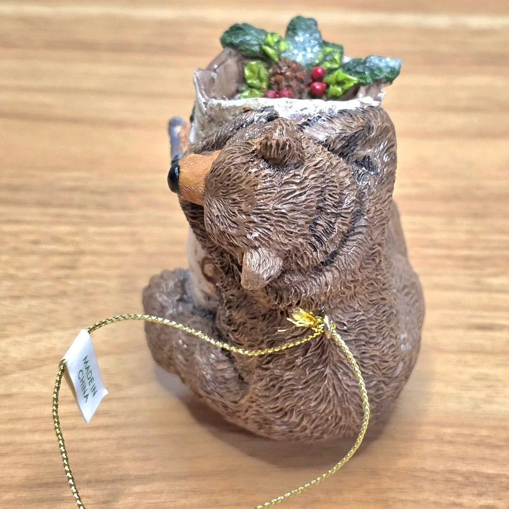 Cute Bear‎ Climbing Tree Stump Ornament Bird Holly Berries Christmas Decor